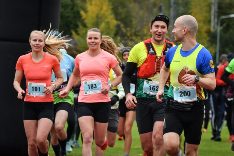 Suomen suurimpien polkujuoksutapahtumien perhe laajenee Helsingin Keskuspuistoon – ”Eihän tällaista ole missään muualla maailmassa”
