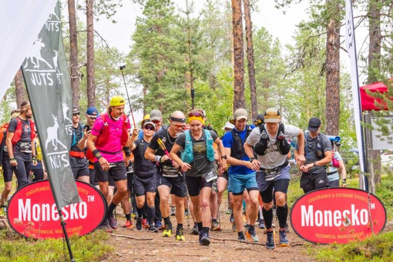 Max Moberg juhlii NUTS 300 voittoa ja reittiennätystä toistamiseen!